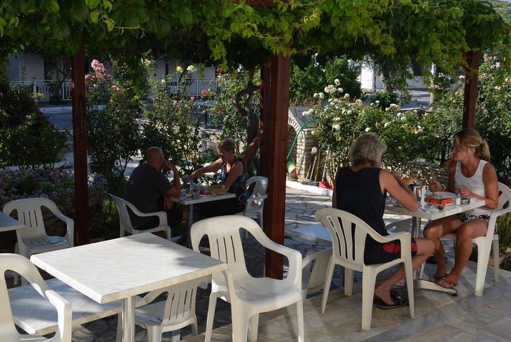 Niki Hotel Számosz Kültér fotó